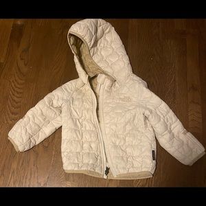 Girls Northface thermoball winter coat